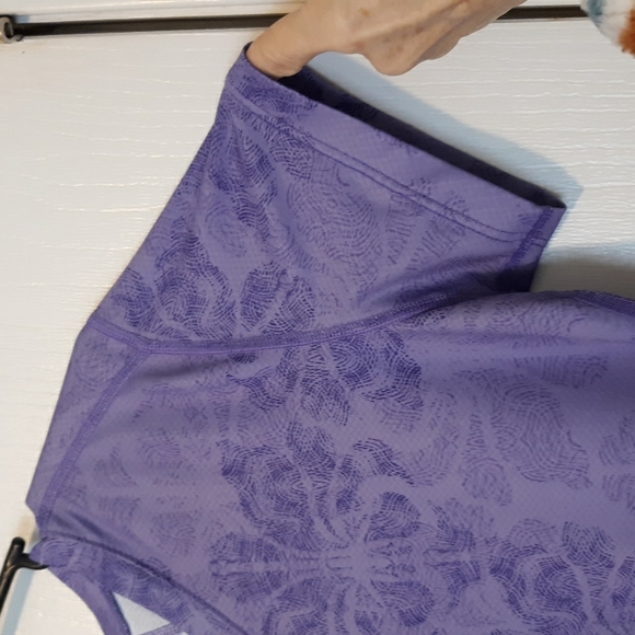 REI Women's V-neck Cap Sleeve Lavender Purple Print Pullover Top sz S - Picture 3 of 8